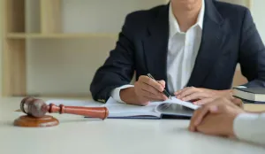 Big Firm vs. Small Which Local Injury Lawyer is Best for You