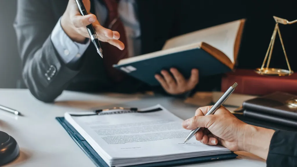 Decoding Online Reviews to Find the Best Accident Lawyers