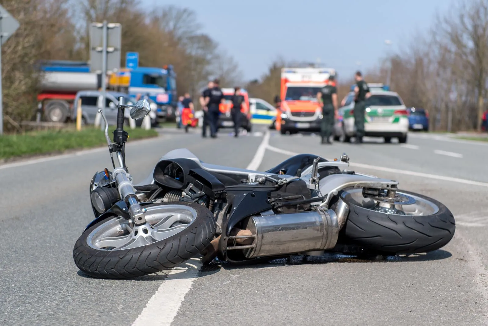 First Steps After a Motorcycle Crash: When to Call a Lawyer