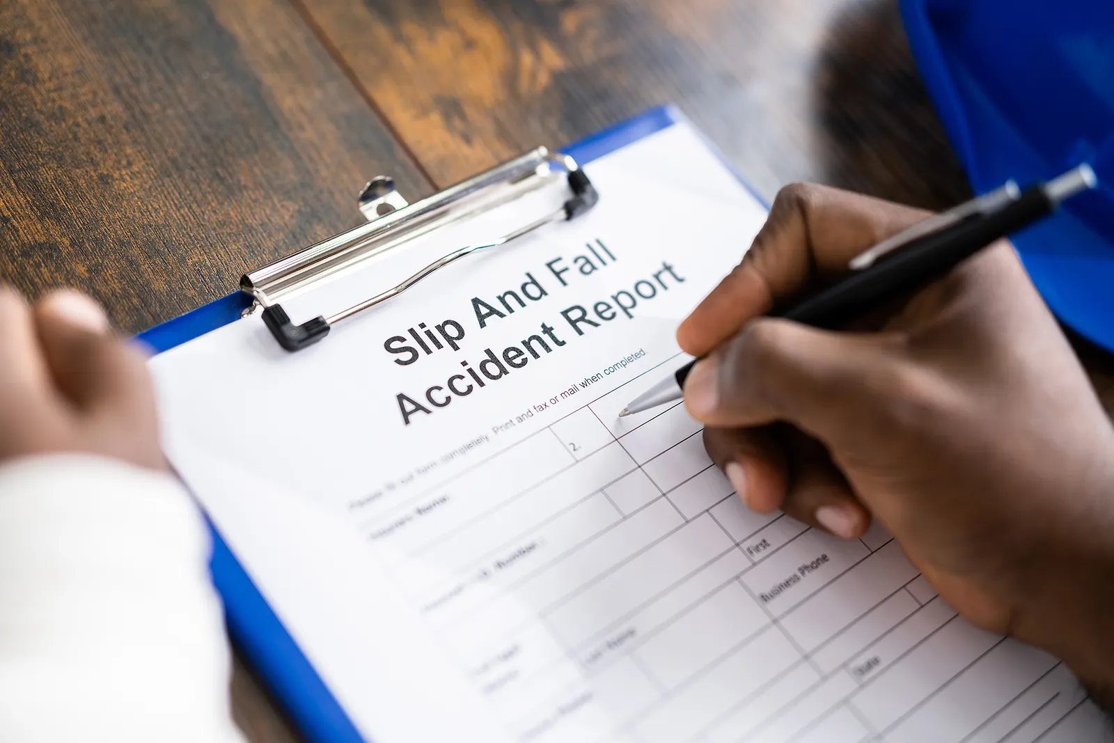 How a Slip and Fall Attorney Proves Property Owner Negligence