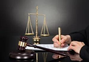 KlikBabel.com - How a Truck Accident Attorney Calculates Your Case's Full Value.