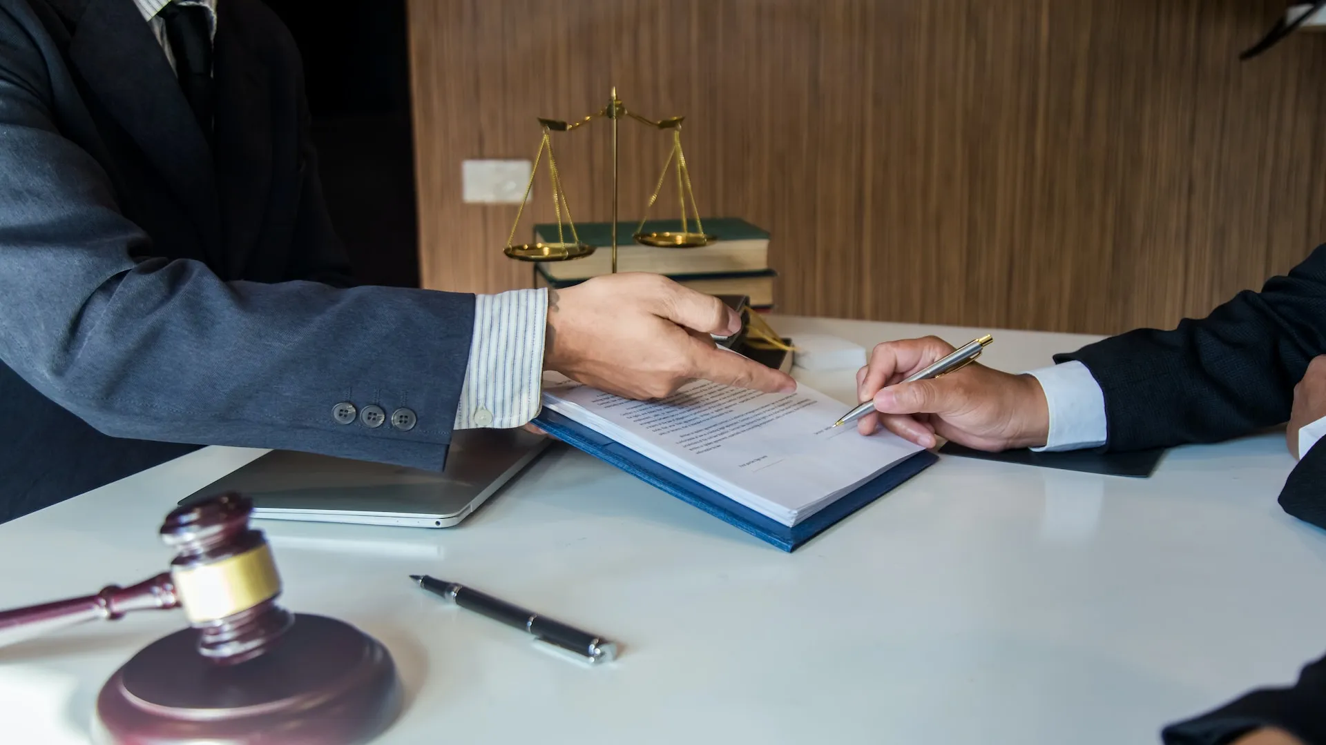 How the Best Local Lawyer Maximizes Your Car Accident Settlement