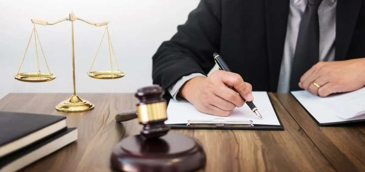 How the Best Truck Accident Lawyers Win Against Big Companies