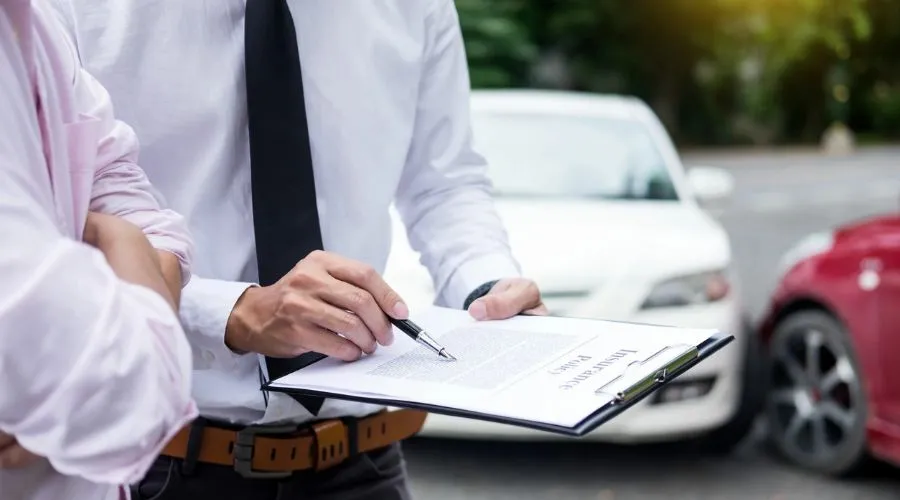 How the Right Local Lawyer Maximizes Your Auto Accident Claim