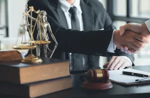 How to Choose the Best Injury Attorney in Your Area (2026)