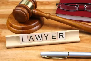 KlikBabel.com - Beyond the Driver: Suing the Trucking Company With a Lawyer.
